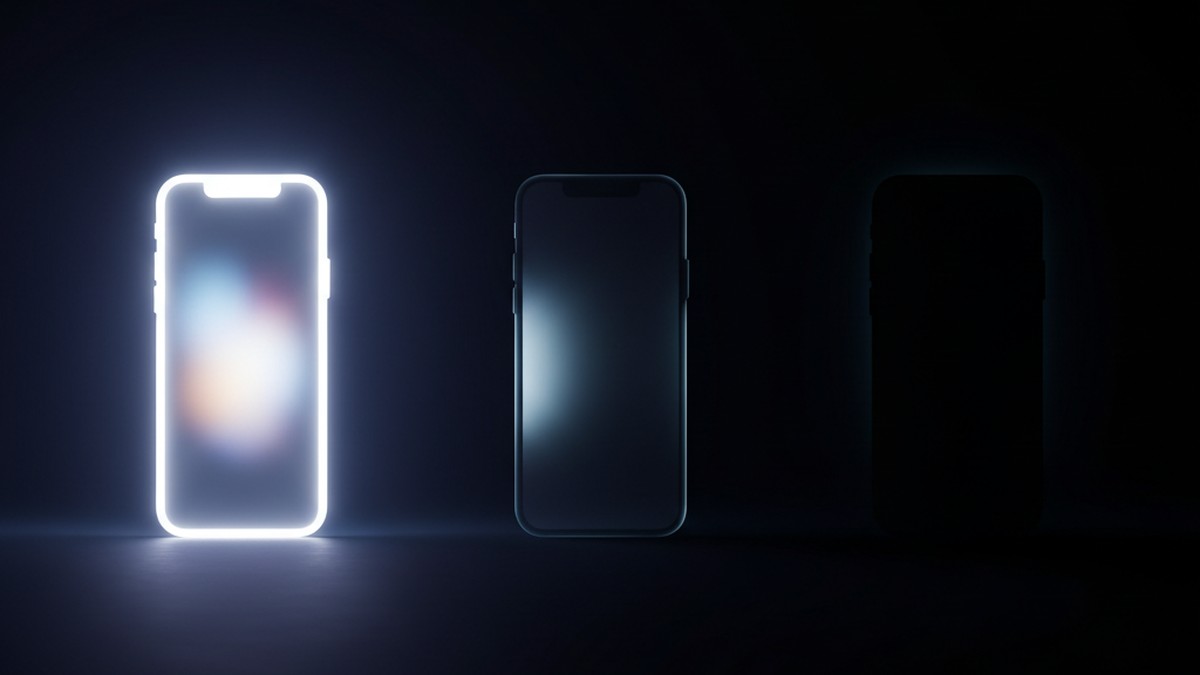 Three smartphones fading from bright to invisible, representing the 3-phase Tinder inactivity timeline